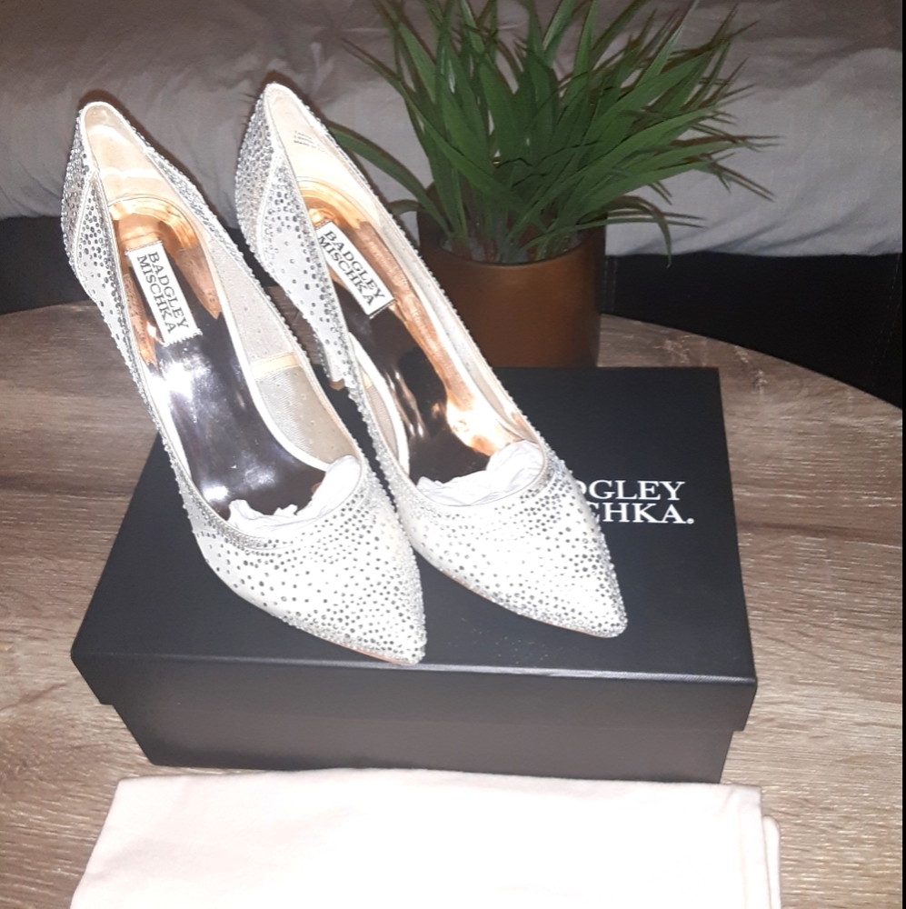 Badgley Mischka Weslee Pointed Toe Pump